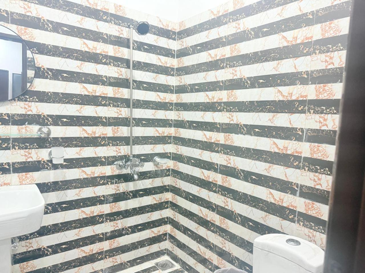 Hotel Tulip Inn, Gulberg Лахор Номер фото