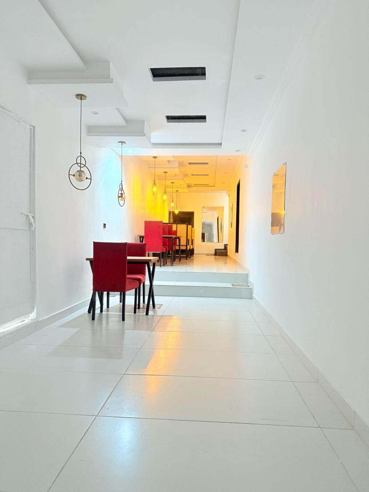 Hotel Tulip Inn, Gulberg Лахор Экстерьер фото