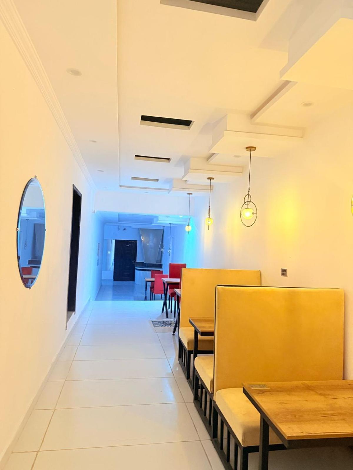 Hotel Tulip Inn, Gulberg Лахор Экстерьер фото